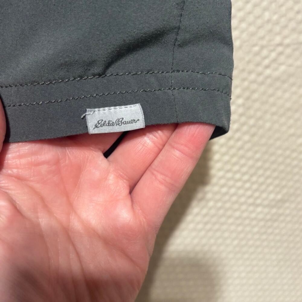 Eddie Bauer Womens Size M Button Shirt Short Sleeve Gray Outdoor Hiking Travel - Picture 5 of 9